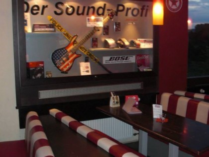 照片: Players Music and Sportsbar
